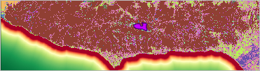 La capa Distancia_a_las_carreteras_Coste se muestra en el mapa debajo de la parte oceánica del área de estudio.