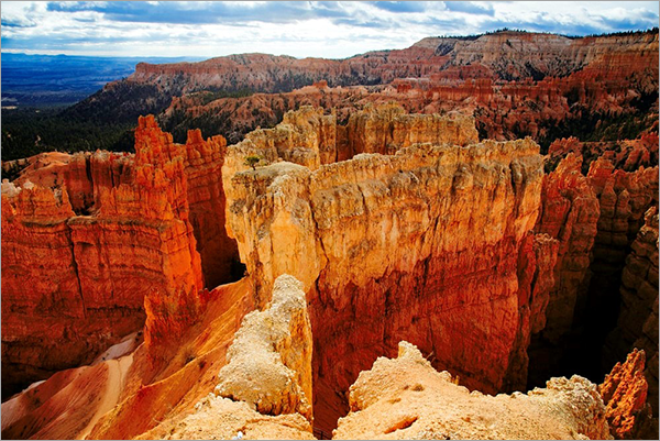 Steep and rugged cliffs of Bryce Canyon