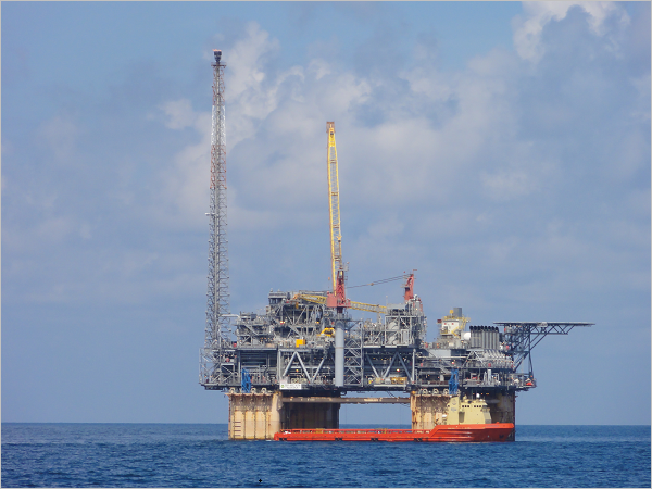 ROV launched from a platform. Photo credit: Keith VanGraafeiland