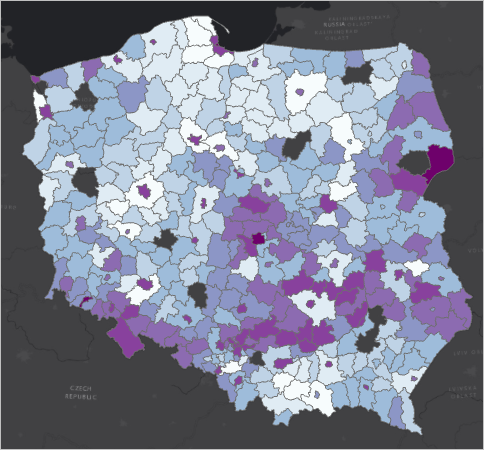 Mapa de Polonia con los powiaty coloreados por porcentaje de personas mayores. 10 polígonos están vacíos