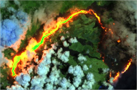 Image SWIR du mois d’août présentant une activité volcanique moins importante qu’en juillet.