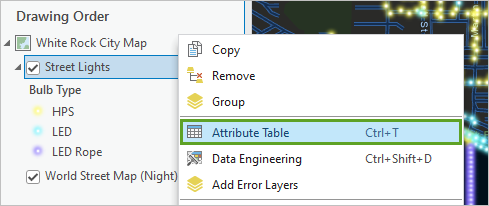 Option Attribute Table (Table attributaire) dans le menu contextuel de la couche Street Lights