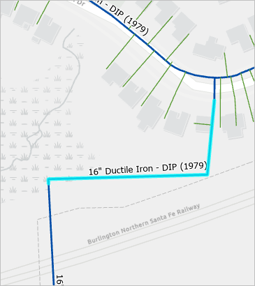 ハイライト表示された Water Main フィーチャ