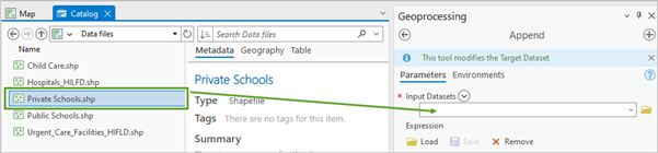カタログ ビューの Private Schools シェープファイルをアペンド (Append) ツール ウィンドウの入力データセット パラメーターにドラッグします。