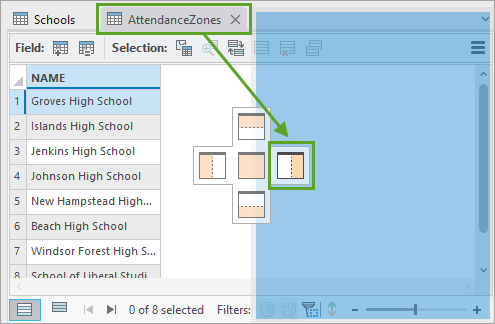 拖至侧停靠区的 AttendanceZones 表选项卡