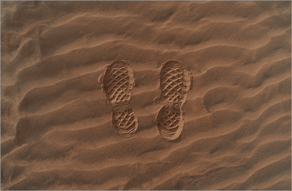 沙中的脚印