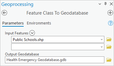“要素类至地理数据库”工具窗格上的“输入要素”下已添加 Public_Schools.shp